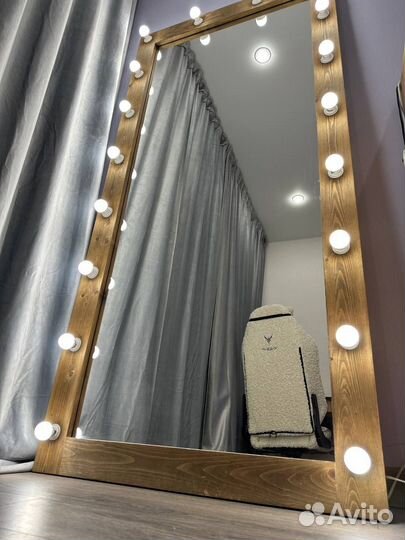Зеркало с лампочками