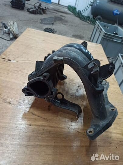 Впускной коллектор Peugeot 206