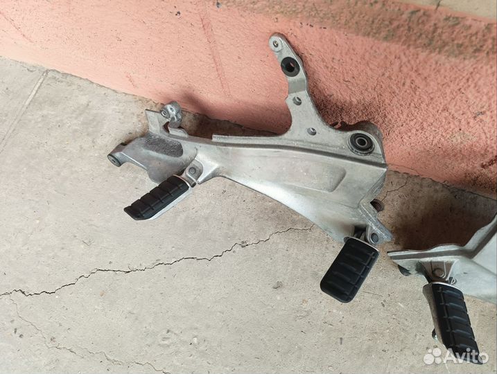 Кронштейны подножек honda st1100 pan european