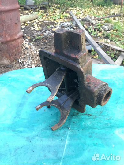 Газ-69,21 Крышка коробки передач