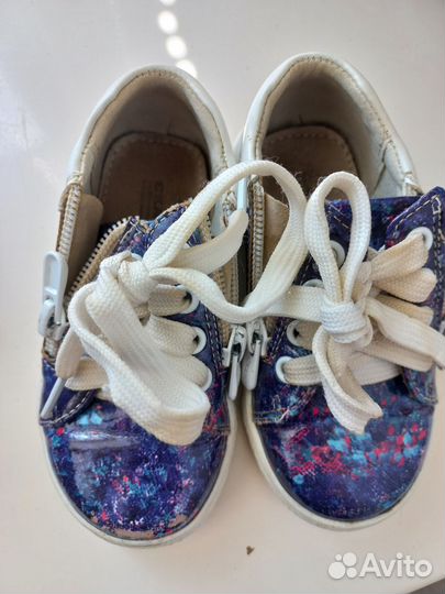 Кроссовки детские 24разм