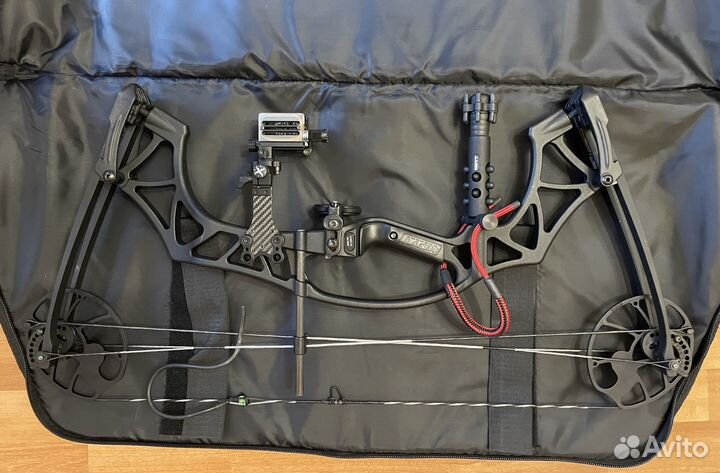 Блочный лук Hoyt