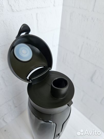 Бутылка для воды спортивная