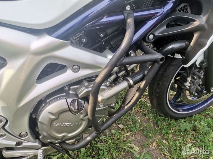 Suzuki Gladius 400