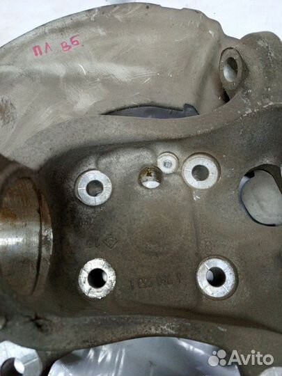 Кулак передний левый Bmw 5 E60 N52B25 2006