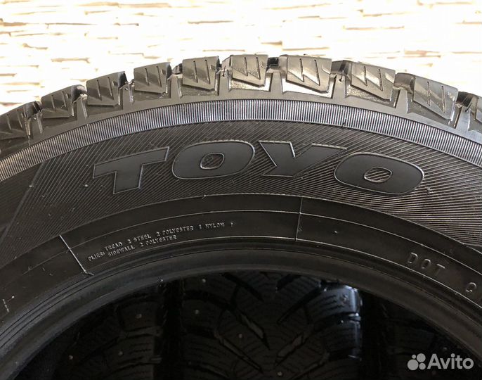 Toyo Observe Ice-Freezer SUV 225/65 R17 106T