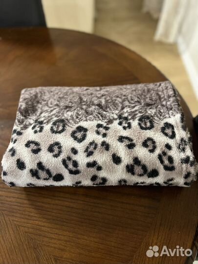 Пледы и покрывало бу