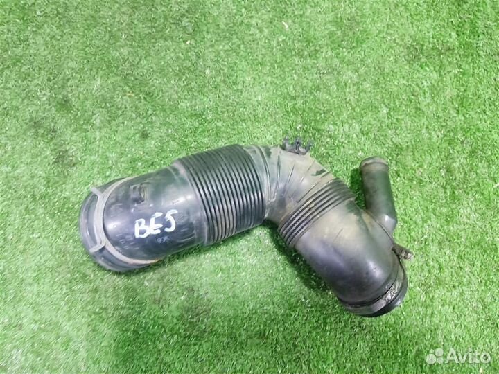 Патрубок воздушного фильтра volkswagen Caddy 3 20