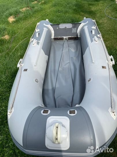 Лодка с мотором