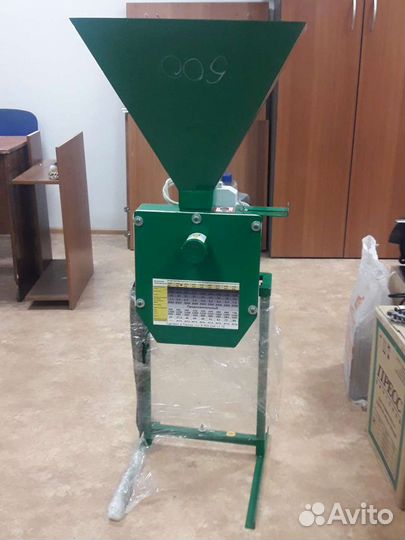 Зернодробилка -500кг.-1000(1000кг./ч.)