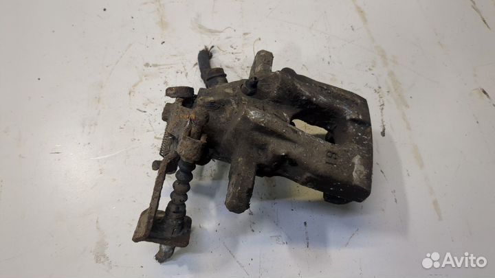 Суппорт Toyota Auris E15, 2007