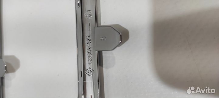 Молдинг решетки правый средний Duster 2 2021-2024