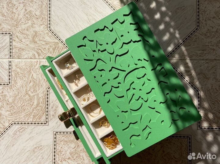 Шкатулка русной работы д/украшений, часов