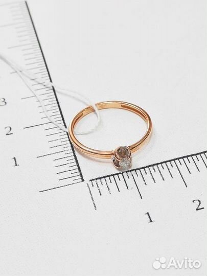 Золотое кольцо с камнем 17р