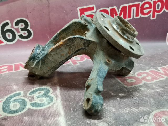 Кулак поворотный передний правый Volkswagen Polo