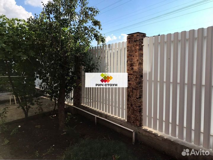 Забор из евроштакетника