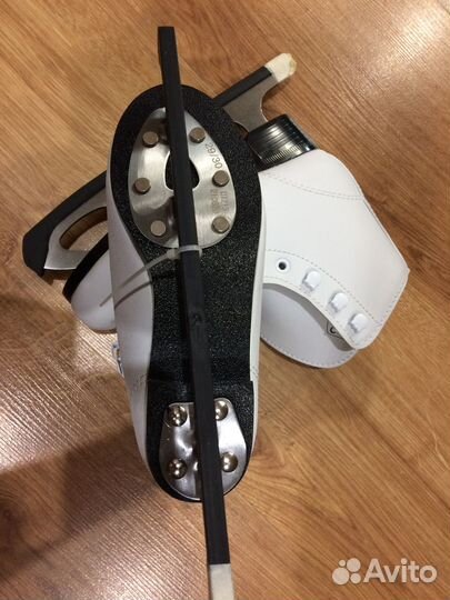 Коньки фигурные 30 размер