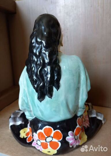 Фарфоровая статуэтка Цыганка Дулево 1960г