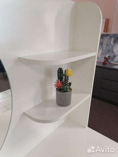 Туалетный столик