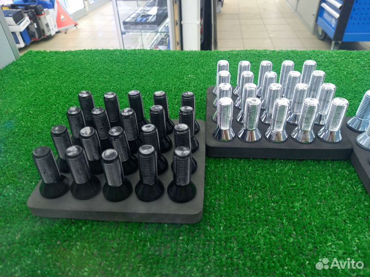 Комплект колесных болтов для BMW 5 серии