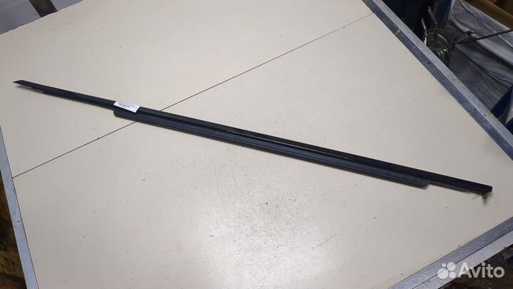 Молдинг стекла BMW 5 G30, G31, 2018