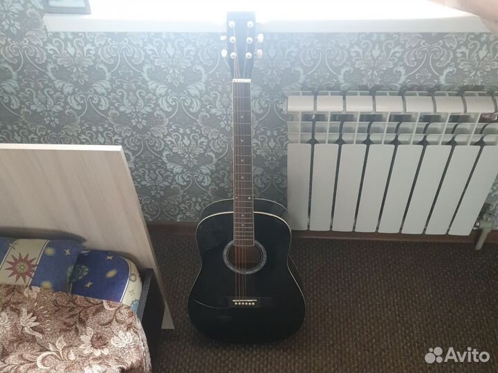 Акустическая гитара