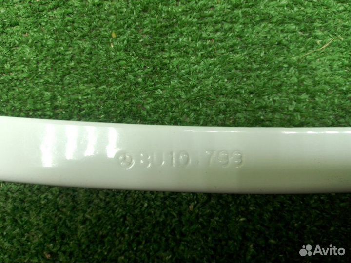 Направляющая стекла передняя правая Mercedes Clk