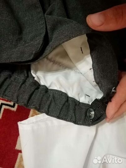 Белая рубашка и брюки