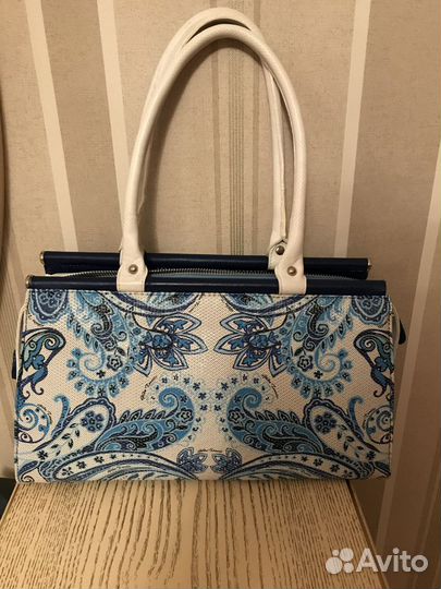 Новая итальянская кожаная сумка и шелковый платок