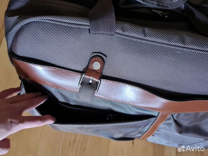 Сумка чемодан дорожная на колесах вместительная