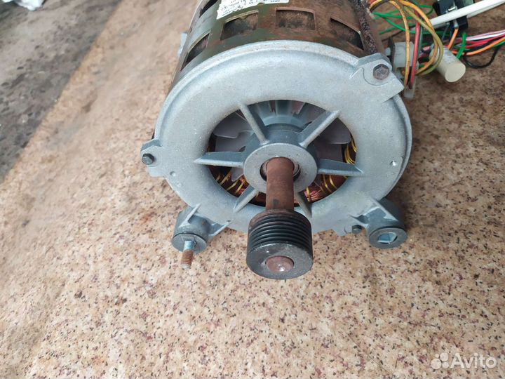 Двигататель стиральной машины