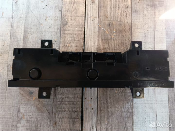 Блок управления климатом Volkswagen Crafter 2.0л