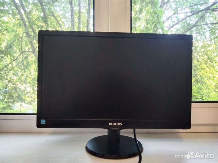 Монитор philips