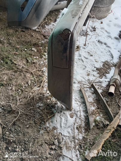 Бампер задний Mercedes w124