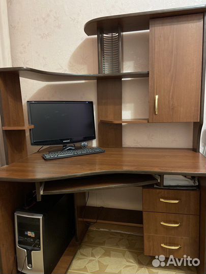 Компьютерный стол