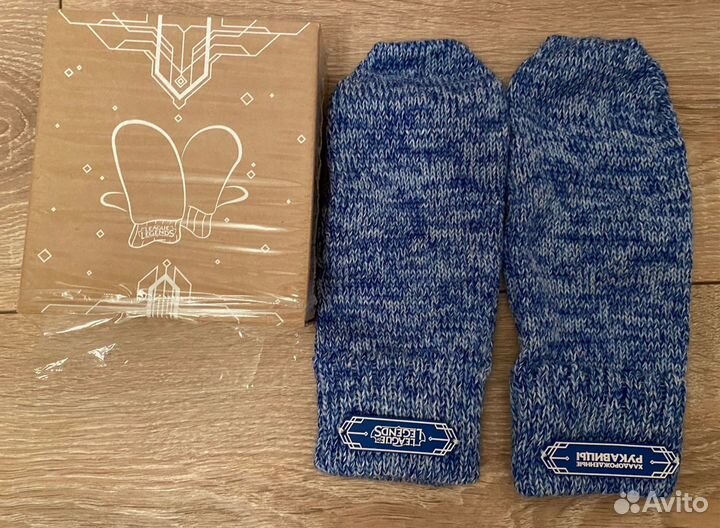 Варежки в подарочной коробке