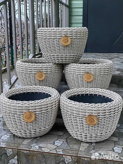 Кашпо для цветов из полиротанга