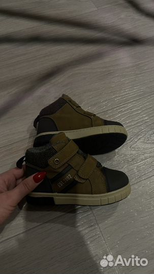 Обувь на мальчика 24-25