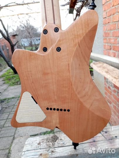Семиструнная электрогитара