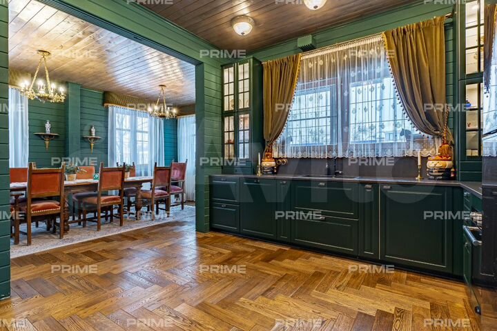 Дом 309 м² на участке 20 сот.