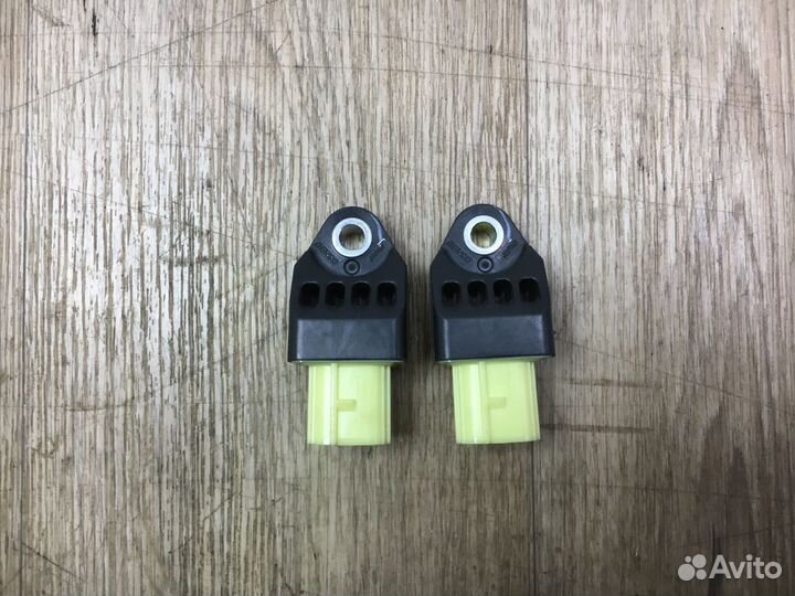 Датчик airbag Toyota Prius III (2009—2011)