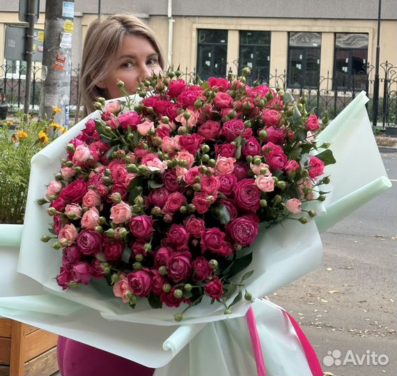 Букет кустовые розы