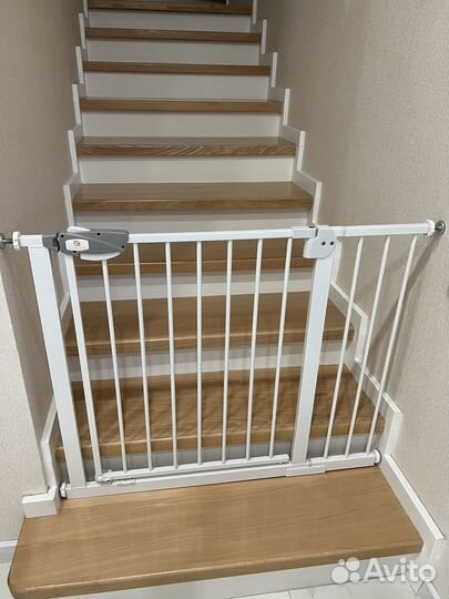 Защитный барьер для лестницы