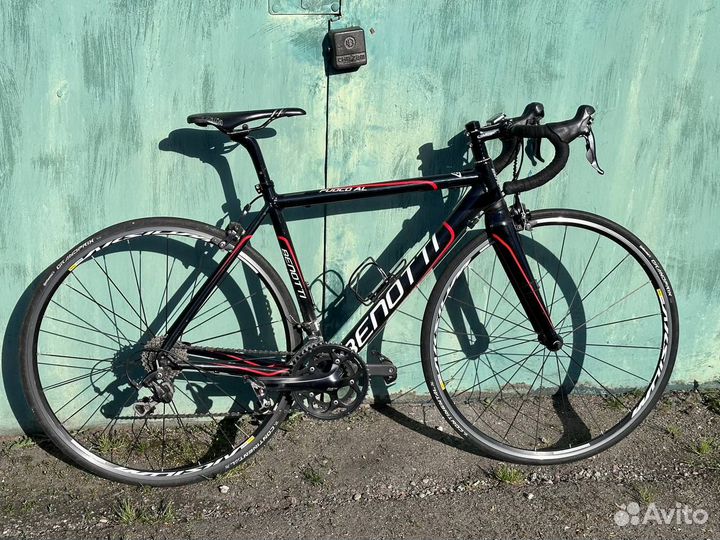 Шоссейный велосипед Benotti