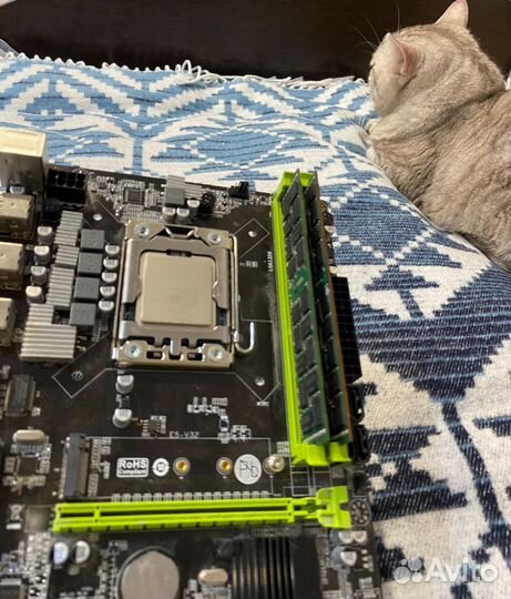 Материнская плата