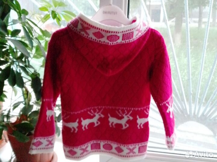 Продам кофточку для девочки 3-4 годика