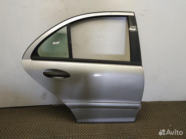 Форточка двери задней правой Mercedes-Benz C-Класс