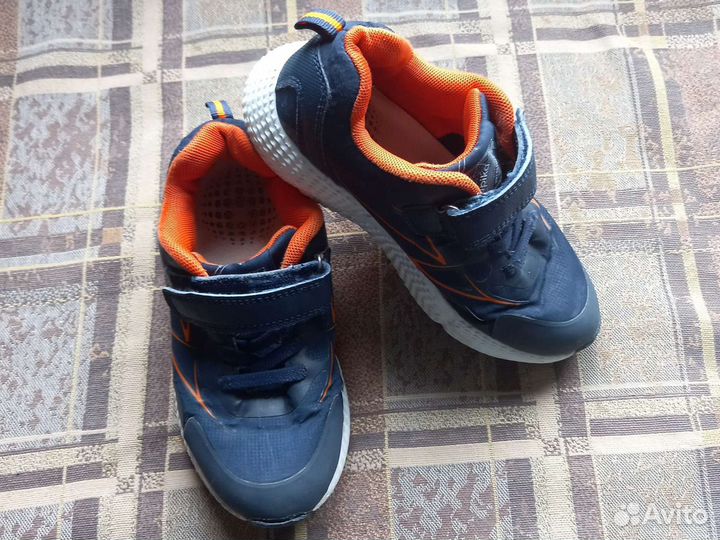 Кроссовки детские
