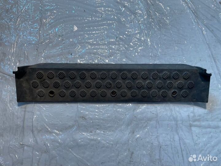 Накладка порога правая Mercedes-Benz