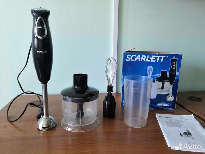 Погружной блендер Scarlett SC-HB42F05, черный